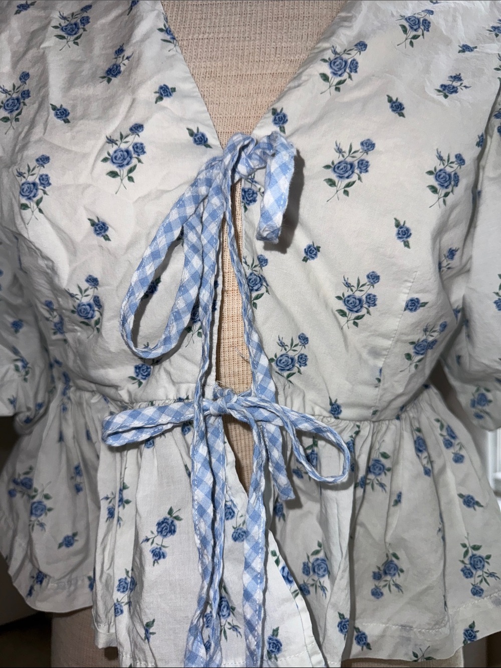 Light Blue Floral Tie-Front Puff Sleeve Blouse - Picture 2 of 6